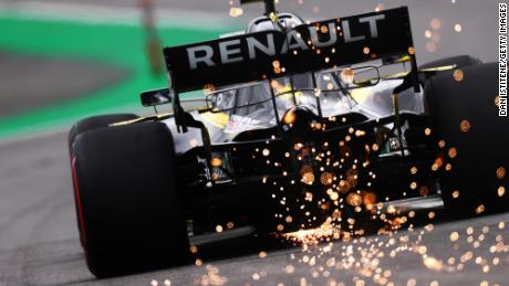 SAO PAULO, BRAZIL - NOVEMBER 16: Sparks fly behind Daniel Ricciardo of Australia driving the (3) Renault Sport Formula One Team RS19 on track during final practice for the F1 Grand Prix of Brazil at Autodromo Jose Carlos Pace on November 16, 2019 in Sao Paulo, Brazil. (Photo by Dan Istitene/Getty Images)