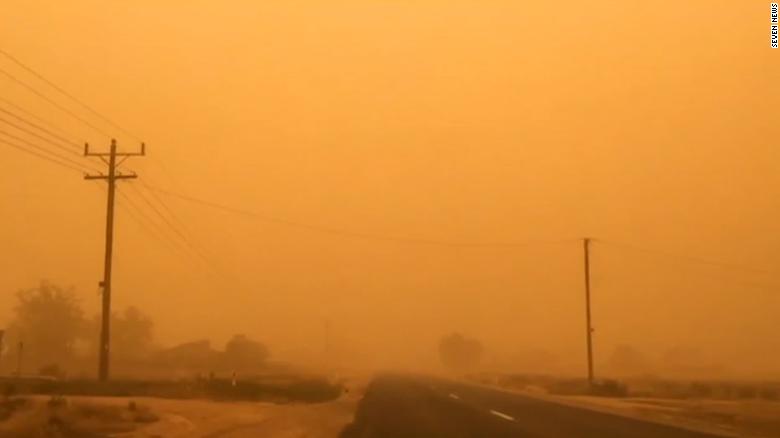 The dust storm was exacerbated by strong winds and high temperatures.