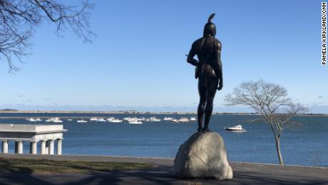 Statue of Massasoit on Cole&#39;s Hill