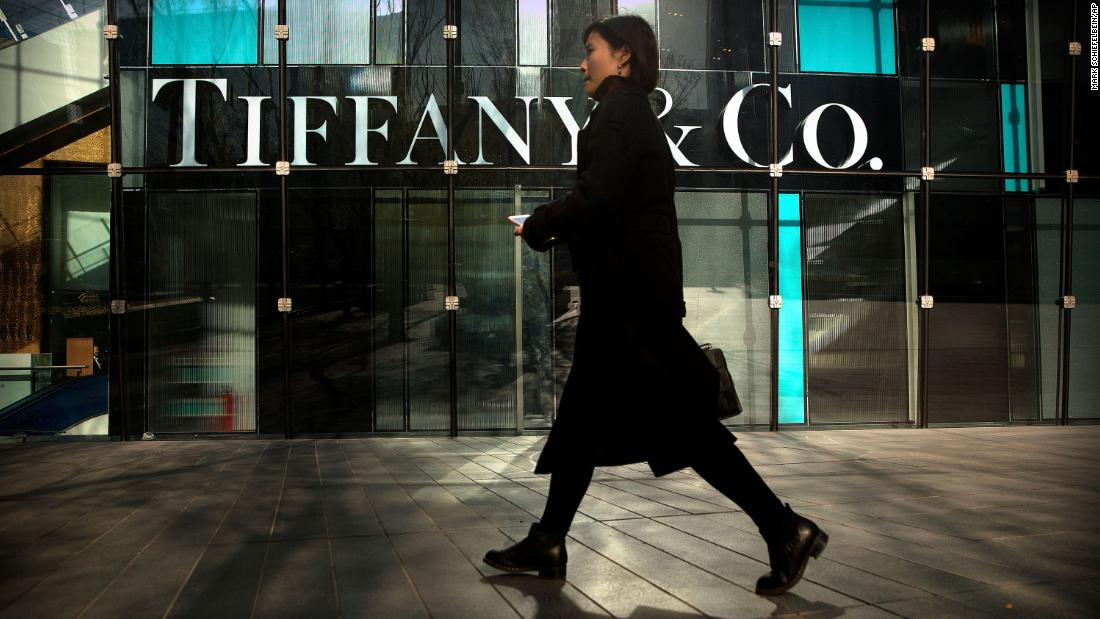 Tiffany's $16 Billion Sale to LVMH Falls Apart in Face of Pandemic, Tariffs  - The New York Times