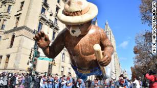 Macy&#39;s Thanksgiving Day Parade will return to a traditional route and public viewing in 2021