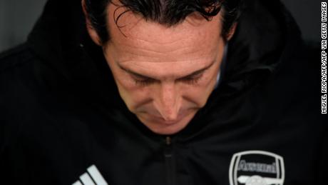 Arsenal&#39;s Spanish head coach Unai Emery gestures before the UEFA Europa League Group F football match between Vitoria Guimaraes SC and Arsenal FC at the Dom Afonso Henriques stadium in Guimaraes on November 6, 2019. (Photo by MIGUEL RIOPA / AFP) (Photo by MIGUEL RIOPA/AFP via Getty Images)