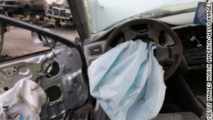 Takata airbag fault forces recall of another 1.4 million vehicles 
