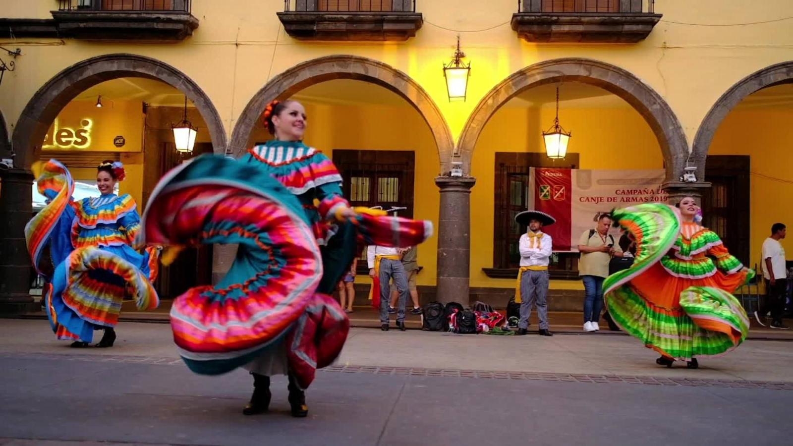 ¿qué Hacer En El Pueblo Mágico De Tlaquepaque México Cnn Videoemk 2034