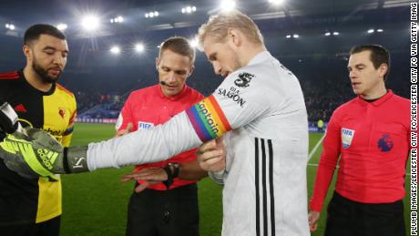 Leicester City&#39;s goalkeeper Kasper Schmeichel wears a rainbow themed captain&#39;s armband. 