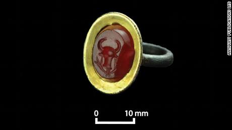 This Roman-style gold ring was found during the excavation.