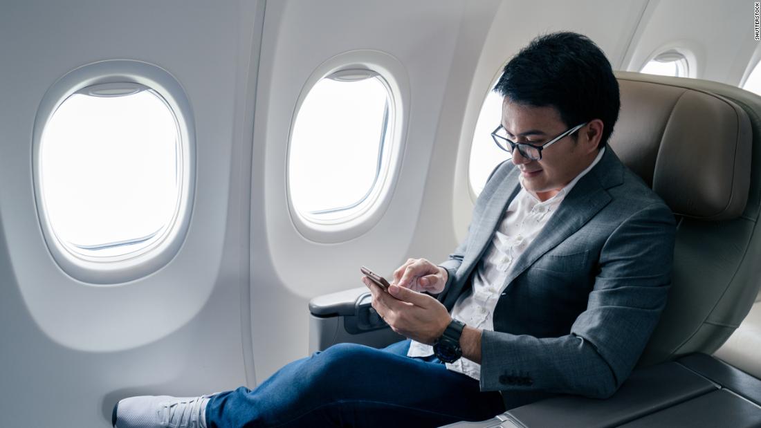 Panggilan telepon seluler pada penerbangan pesawat: Apakah itu tak terelakkan?