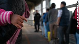 CITEȘTE ȘI: Regulile judecătorilor SUA trebuie să elibereze copiii migranți din centrele de detenție familială