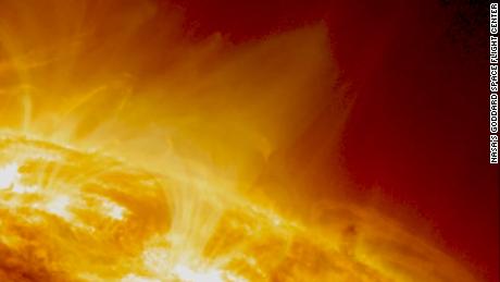 New type of explosion spotted on sun&#39;s surface