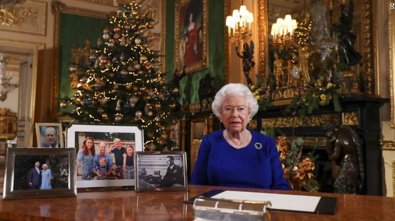 The Queen&#39;s Christmas broadcast was filmed in the Green Drawing Room at Windsor Castle this year. 