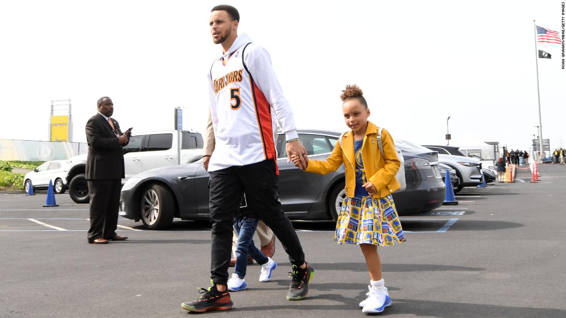 Riley Curry Photo Is Going Viral: NBA World Reacts - The Spun: What's  Trending In The Sports World Today