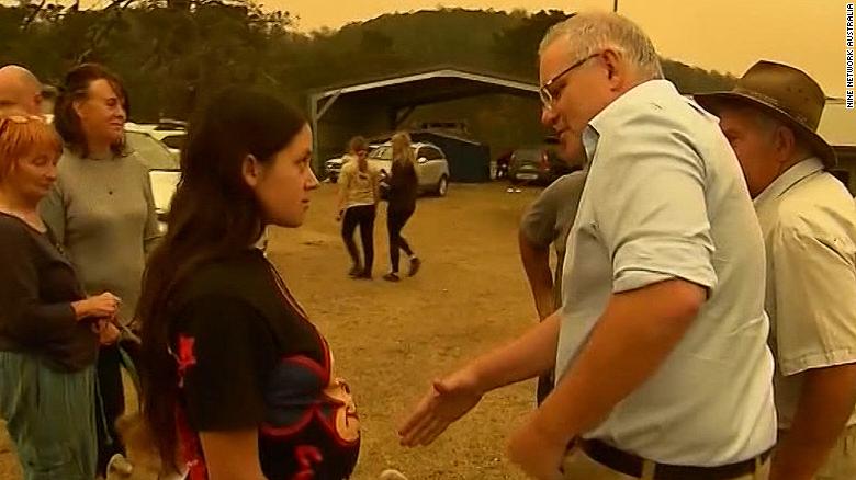 Australian PM heckled by angry residents about bushfires