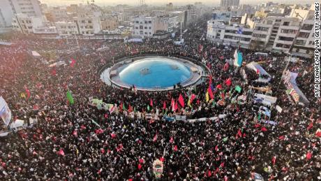 Iranians mourn slain general