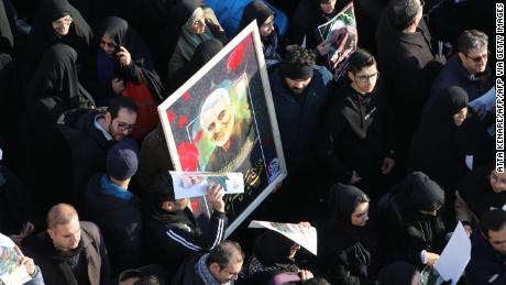 Iranian mourners vow 'harsh revenge' at Soleimani funeral