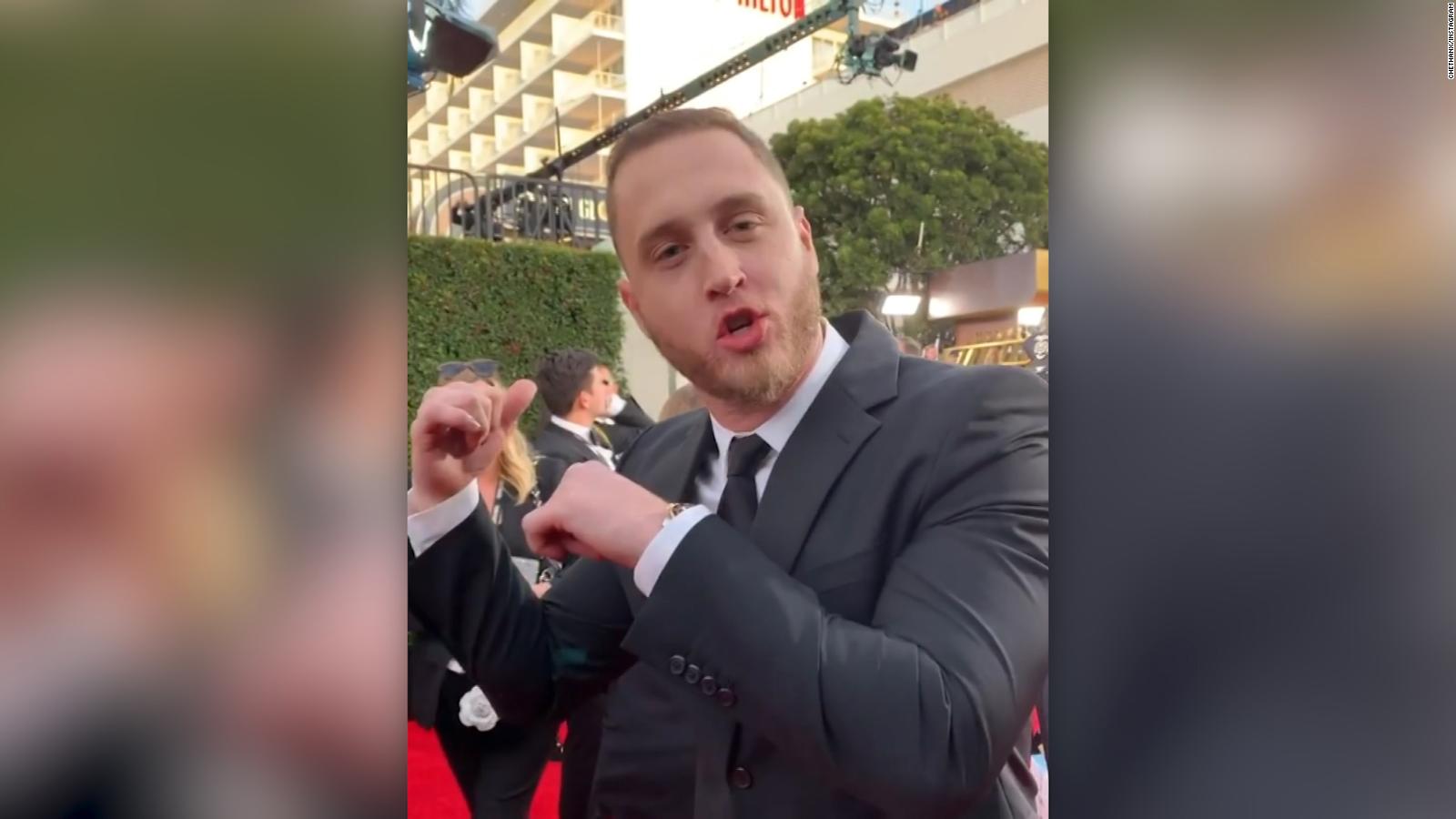 Tom Hanks Son Chet Baffles The Internet With His Red Carpet Accent Cnn Video
