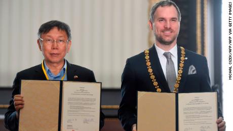 Prague Mayor Zdenek Hrib and Taipei Mayor Ko Wen-je after signing the sister city agreement in Prague on January 13, 2020.