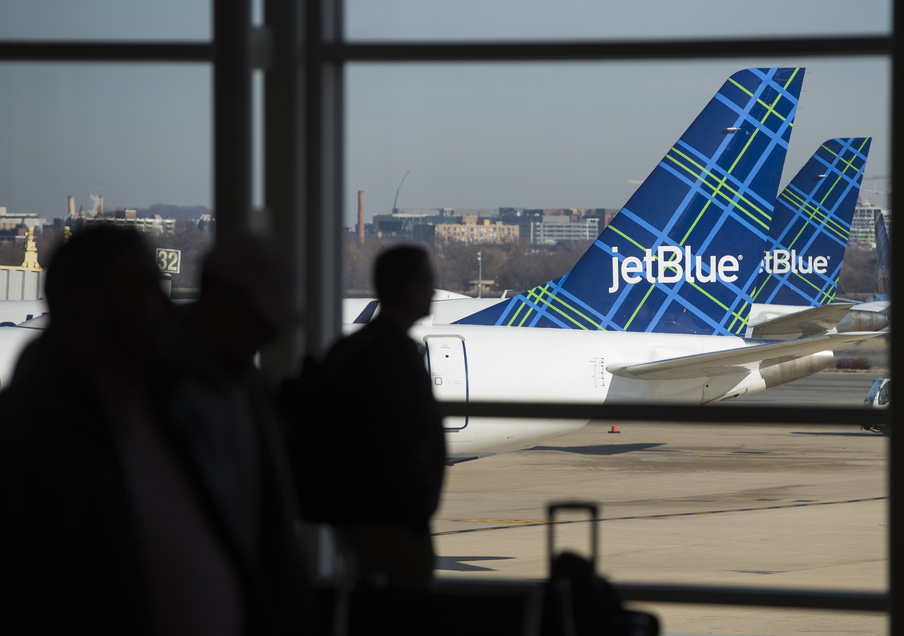 Checking Your Bag On Jetblue Is About To Get More Expensive Cnn