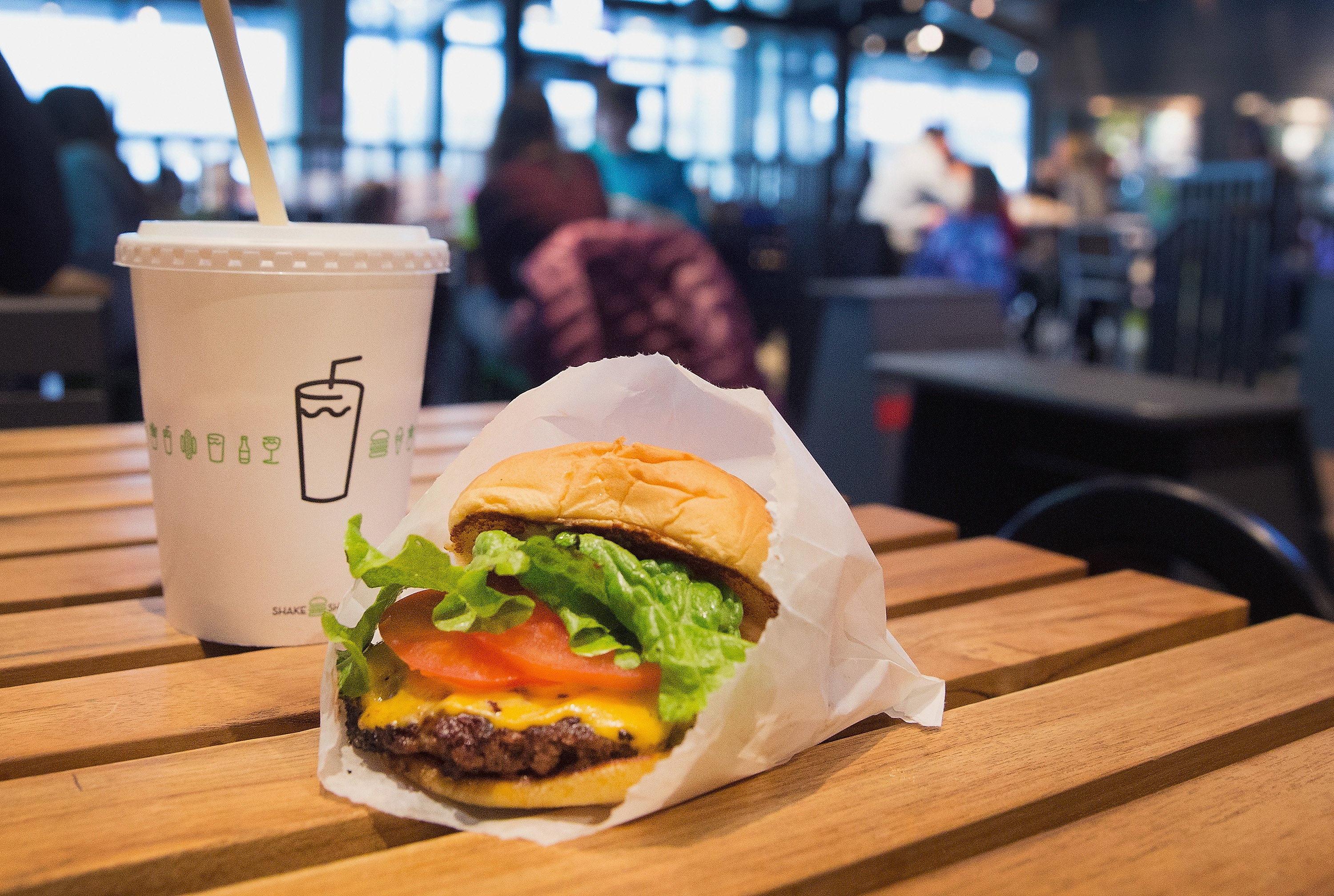 Why Shake Shack Isn T Putting Plant Based Meat On Its Menu Cnn Video