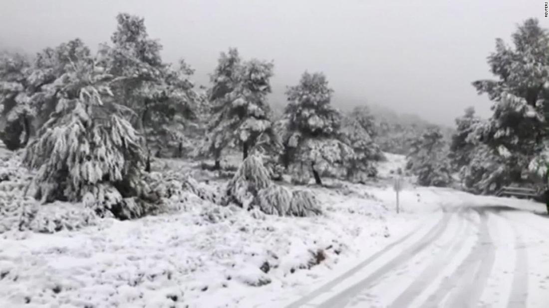 La tormenta Gloria deja al menos 5 muertos en España - CNN Video