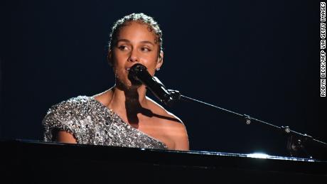 Alicia Keys performs during the 62nd Grammy Awards (Photo by ROBYN BECK/AFP via Getty Images)