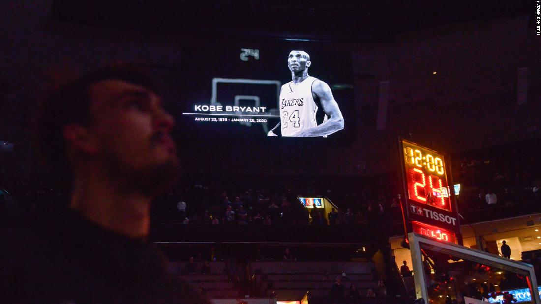 Players and fans in Memphis observe a moment of silence for Bryant before the Phoenix Suns game against the Memphis Grizzlies on Sunday.