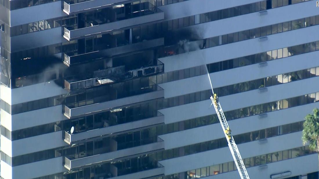 Los Angeles high-rise fire: 11 injured in 'suspicious' fire, officials ...