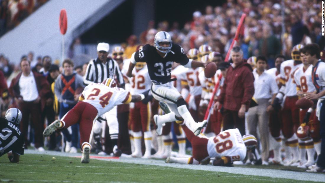 &lt;strong&gt;Super Bowl XVIII (1984):&lt;/strong&gt; Washington was on the losing end one year later as MVP running back Marcus Allen exploded for 191 yards and two touchdowns. Allen&#39;s Raiders, who had recently moved from Oakland to Los Angeles, blew out the Redskins 38-9.