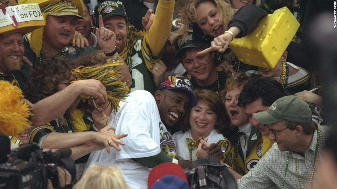 &lt;strong&gt;Super Bowl XXXI (1997):&lt;/strong&gt; Super Bowl MVP Desmond Howard jumps into a crowd of Green Bay Packers fans after the Packers defeated New England 35-21 in Super Bowl XXXI. Howard had 244 all-purpose yards, including a 99-yard kickoff return for a touchdown.