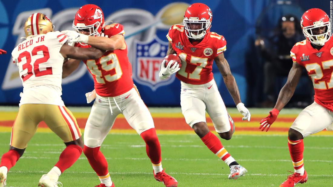 Kansas City&#39;s Mecole Hardman returns the opening kickoff.