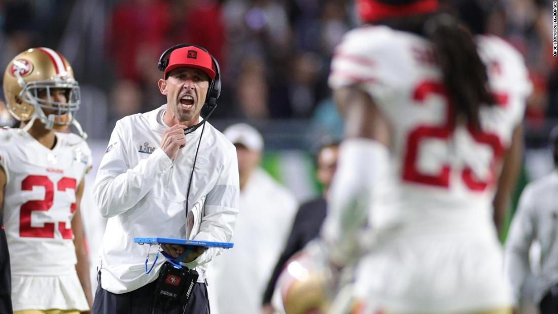 San Francisco head coach Kyle Shanahan instructs his players during the game.