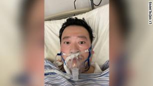 Este médico chinês tentou salvar vidas, mas foi silenciado. Agora ele tem coronavírus