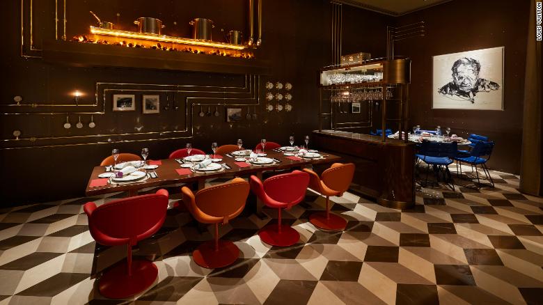 Louis Vuitton abre su primer restaurante en Japón - CNN Video