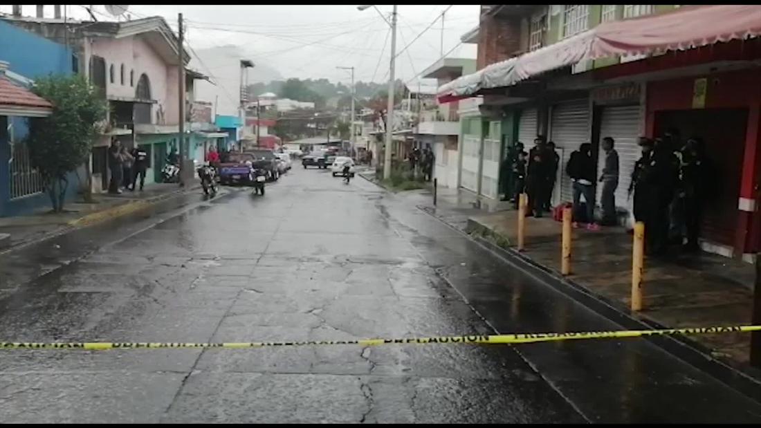 Masacre en Michoacán: Tiroteo deja 9 muertos y 2 heridos - CNN Video