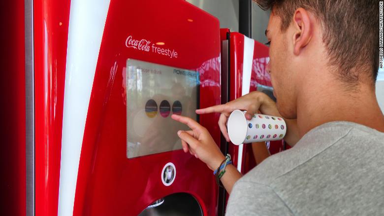 does coca cola use artificial sweeteners