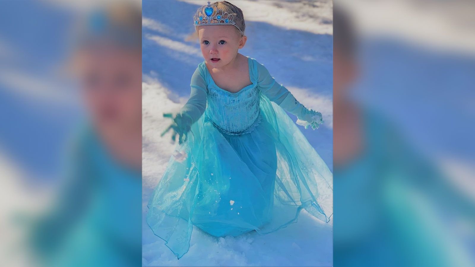 artería Escarpado fecha Niña reacciona a su primera nevada interpretando a Elsa de "Frozen" - CNN  Video