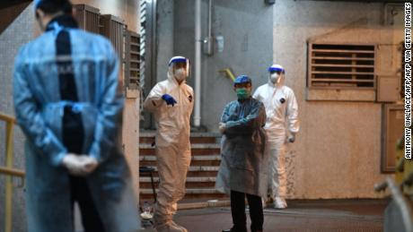 Wuhan coronavirus: Deaths top 1,000 as WHO team arrives in China