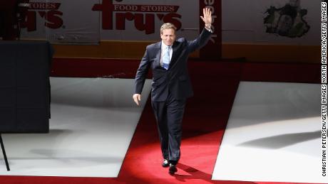 GLENDALE, AZ - FEBRUARY 11:  Jeremy Roenick waves to the crowd as he is inducted into the team&#39;s Ring of Honor before the NHL game between the Chicago Blackhawks and the Phoenix Coyotes at Jobing.com Arena on February 11, 2012 in Glendale, Arizona.  (Photo by Christian Petersen/Getty Images) 