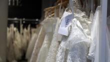 retail stores that sell wedding dresses
