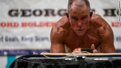 62-year-old former Marine sets Guinness World Record by holding plank for over 8 hours