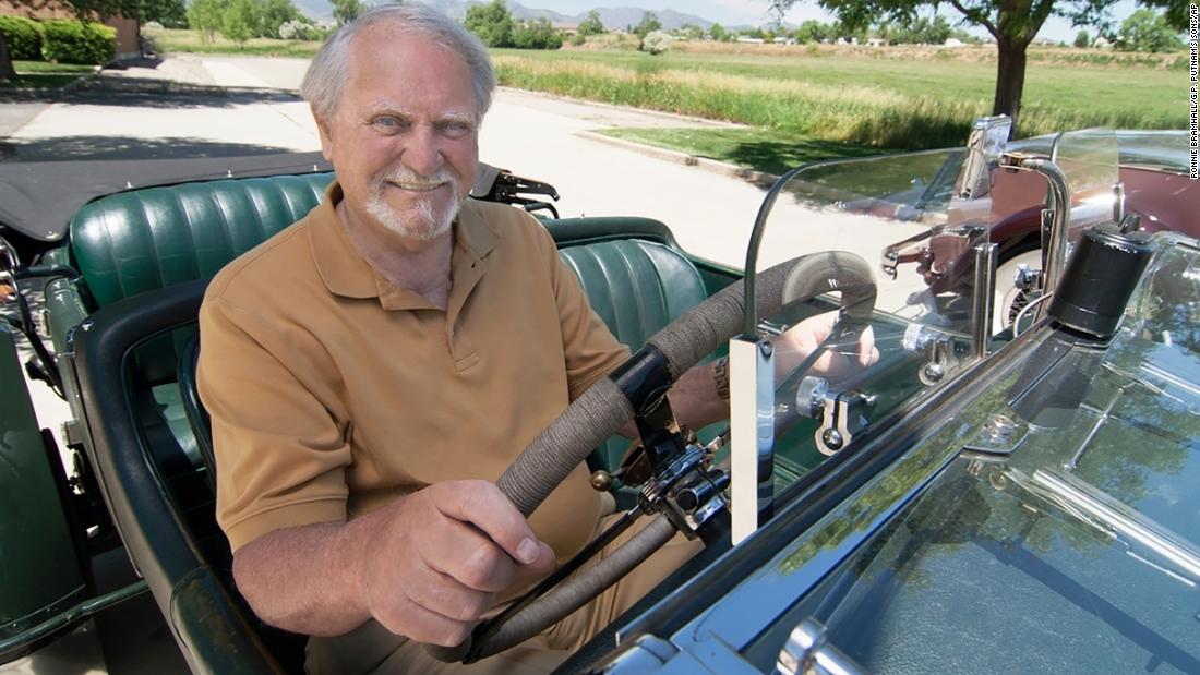 &lt;a href=&quot;https://www.cnn.com/2020/02/26/us/clive-cussler-dead-trnd/index.html&quot; target=&quot;_blank&quot;&gt;Clive Cussler&lt;/a&gt;, the bestselling author and sea explorer, died on February 24, his family announced in a Facebook post.&lt;br /&gt;He was 88.