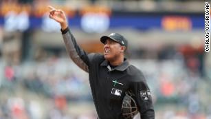 Dominican umpire Ramon De Jesus debuts in MLB