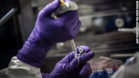 In quest for vaccine, US makes &#39;big bet&#39; on company with unproven technology 