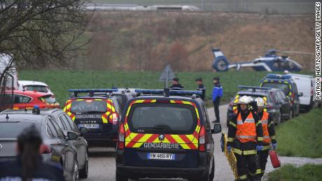 Emergency services were mobilized to deal with the derailment.