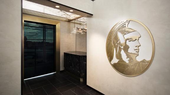 amex platinum centurion lounge guest policy seattle