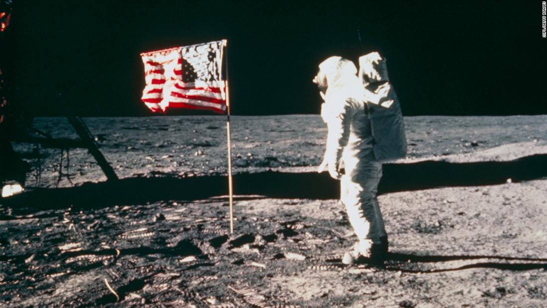 Its Time For Us To Go Back To The Moon — And Stay There Opinion Cnn 