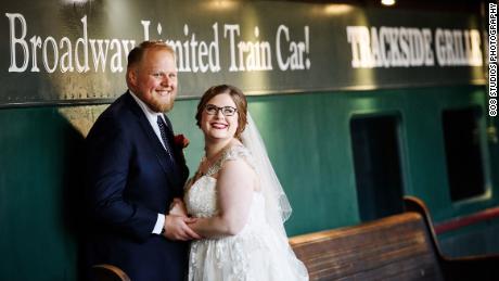 Andrew and Emily Linder got hitched a month before she gave him a kidney.