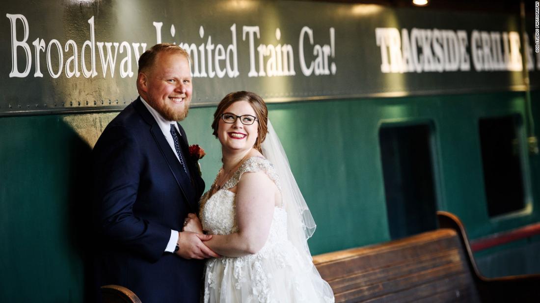 Andrew and Emily Linder got hitched a month before she gave him a kidney.