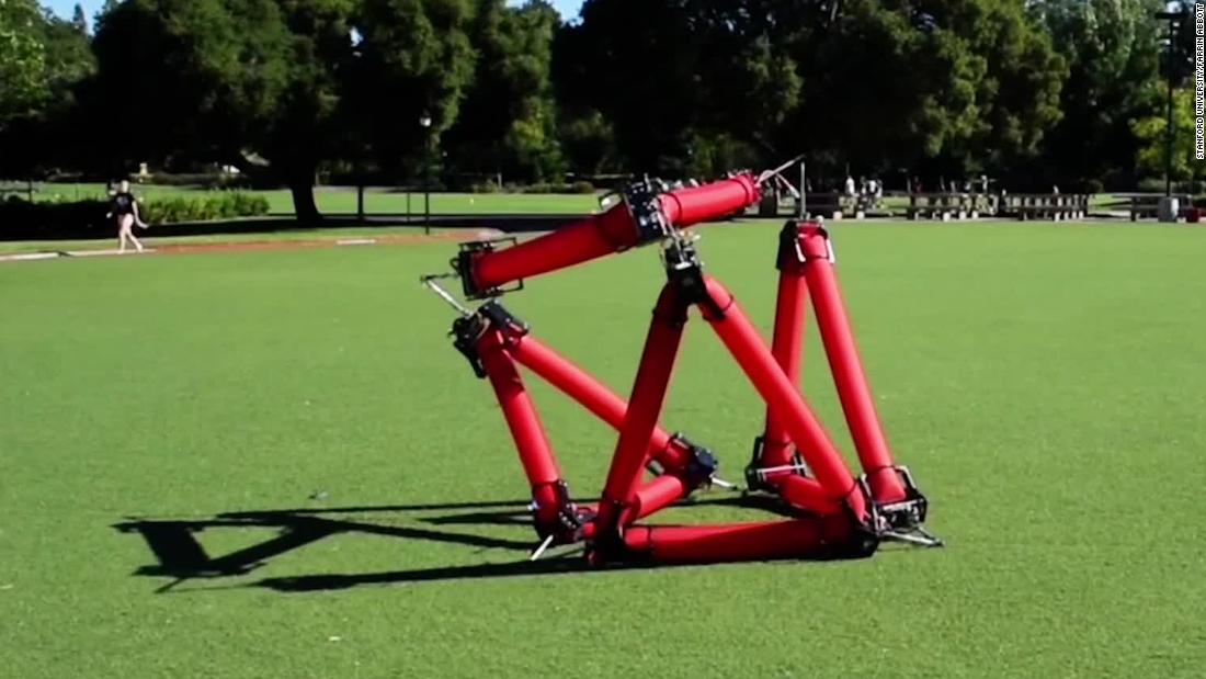 Watch robot change its shape like a 'Transformer' thumbnail