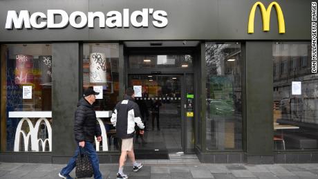 McDonald&#39;s and Nando&#39;s shut down all their UK restaurants, even for takeout 