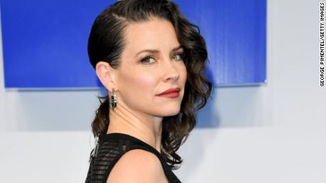 Evangeline Lilly apologizes for refusing to self-quarantine 
